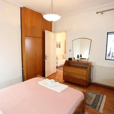 アパート Kalliarchis